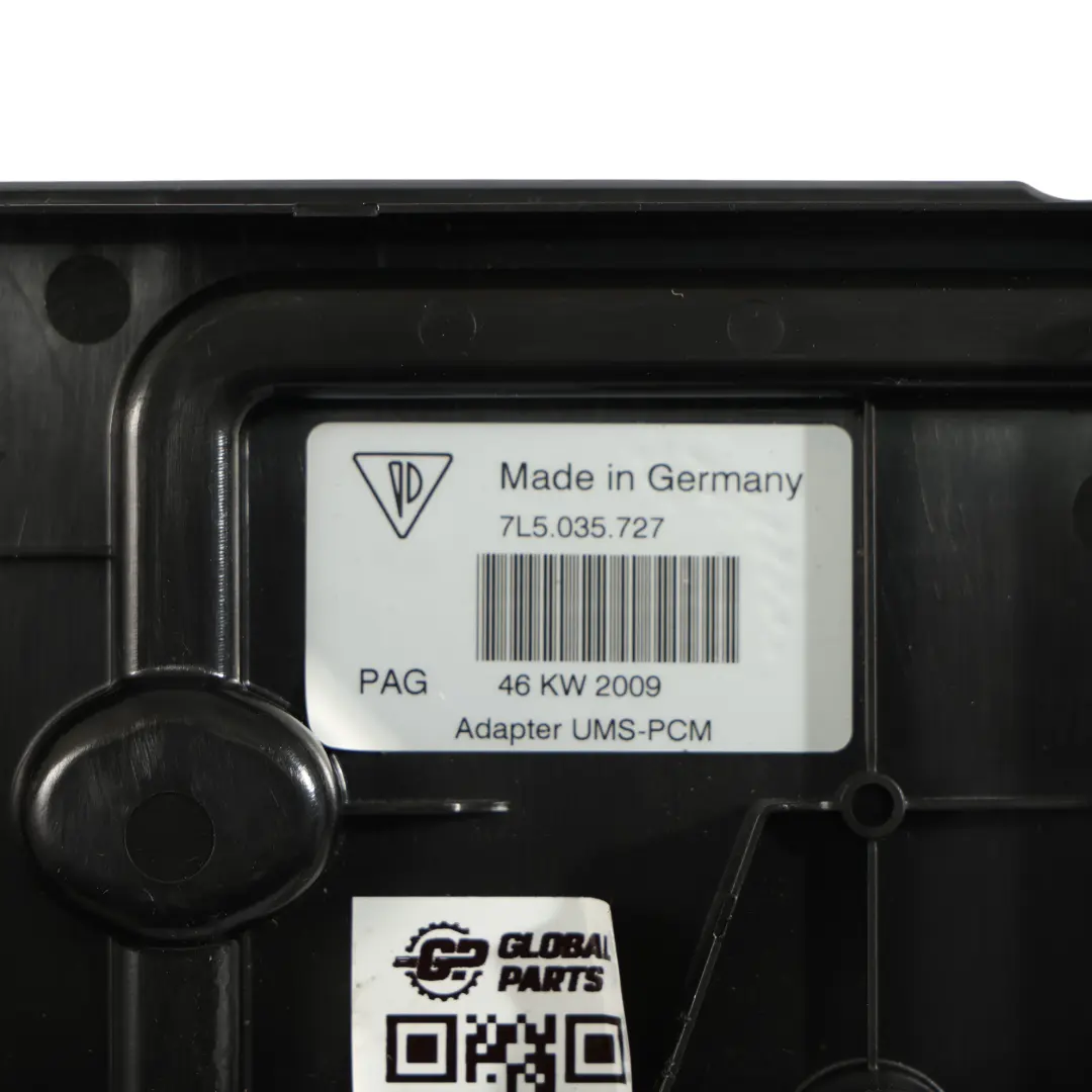 USB AUX iPod Socket Port Plug Multimedia to Porsche Cayenne 9PA with Part number 7L5035727 Porsche Cayenne 9PA USB AUX iPod Socket Port Plug Multimedia - SKU 7L5035727 - Part number 7L5035727