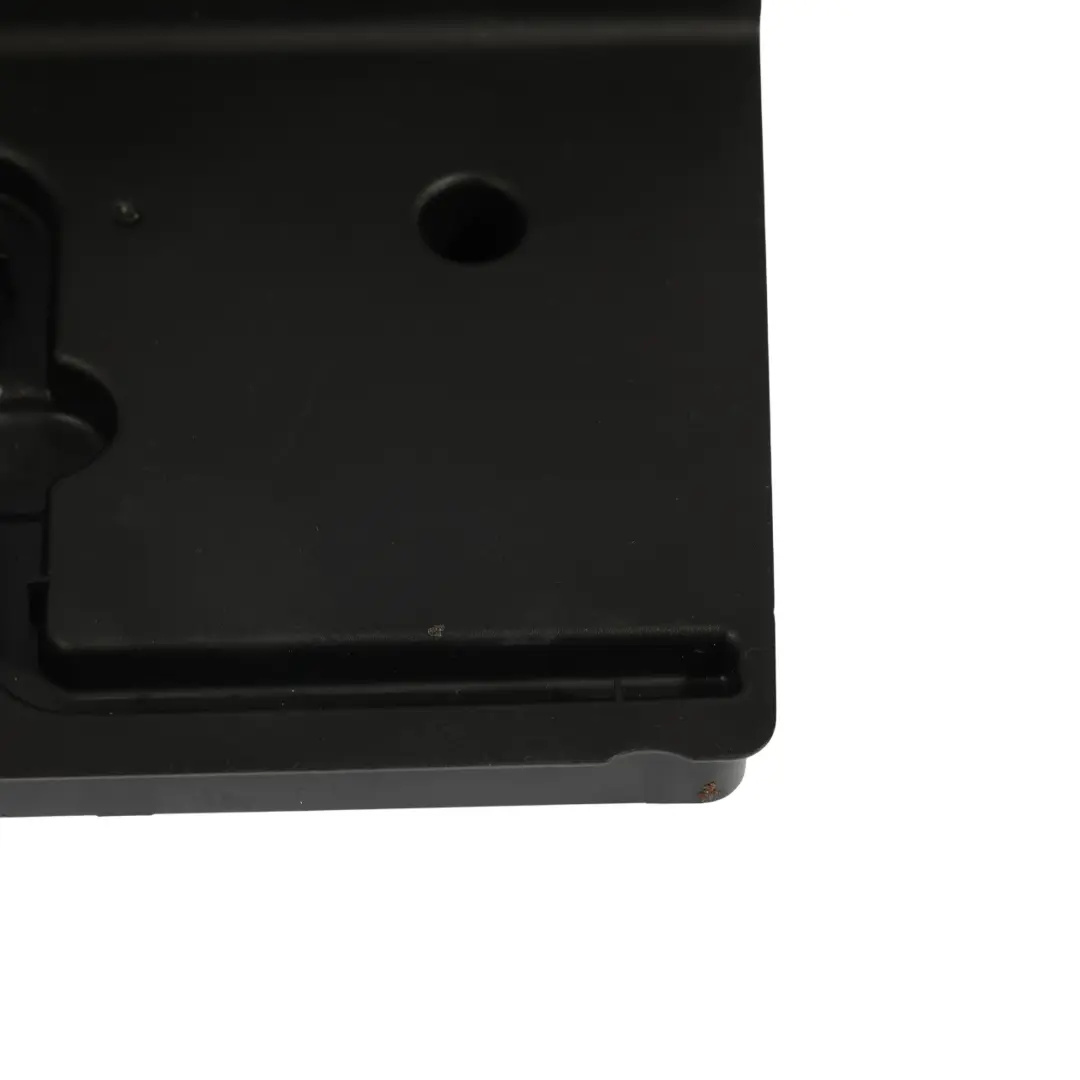 USB AUX iPod Socket Port Plug Multimedia to Porsche Cayenne 9PA with Part number 7L5035727 Porsche Cayenne 9PA USB AUX iPod Socket Port Plug Multimedia - SKU 7L5035727 - Part number 7L5035727