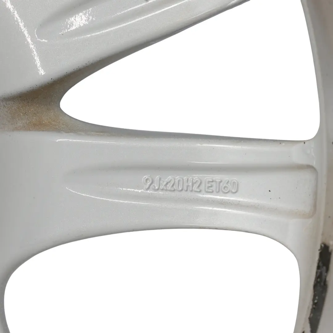 Felga Aluminiowa Srebrna 20" 9J ET:60 do Porsche Cayenne 955 9PA o numerze 7L5601025M Porsche Cayenne 955 9PA Felga Aluminiowa Srebrna 20" 9J ET:60 - SKU 7L5601025M-1 - Numer Części 7L5601025M