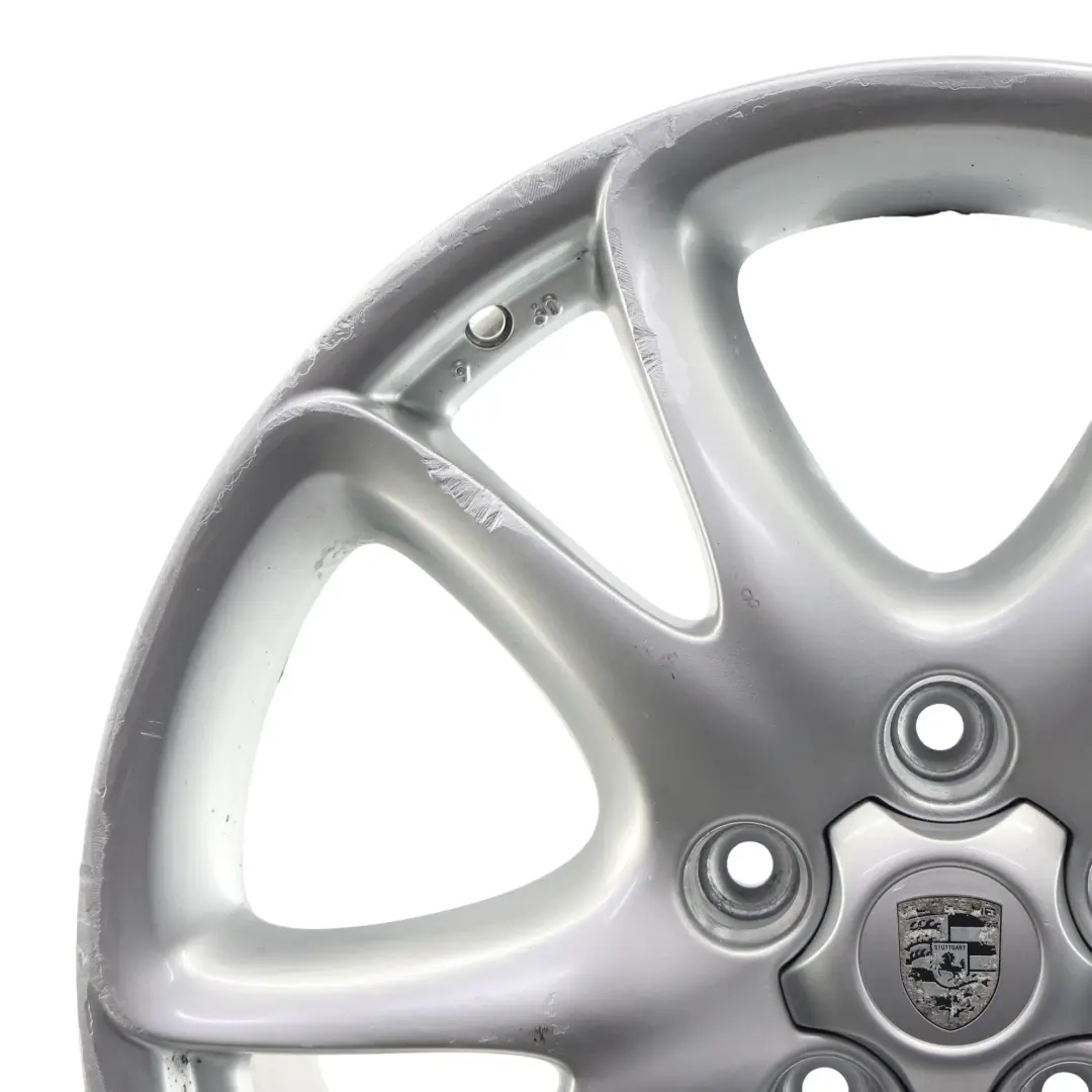 Felga Aluminiowa Srebrna 20" 9J ET:60 do Porsche Cayenne 955 9PA o numerze 7L5601025M Porsche Cayenne 955 9PA Felga Aluminiowa Srebrna 20" 9J ET:60 - SKU 7L5601025M-2 - Numer Części 7L5601025M