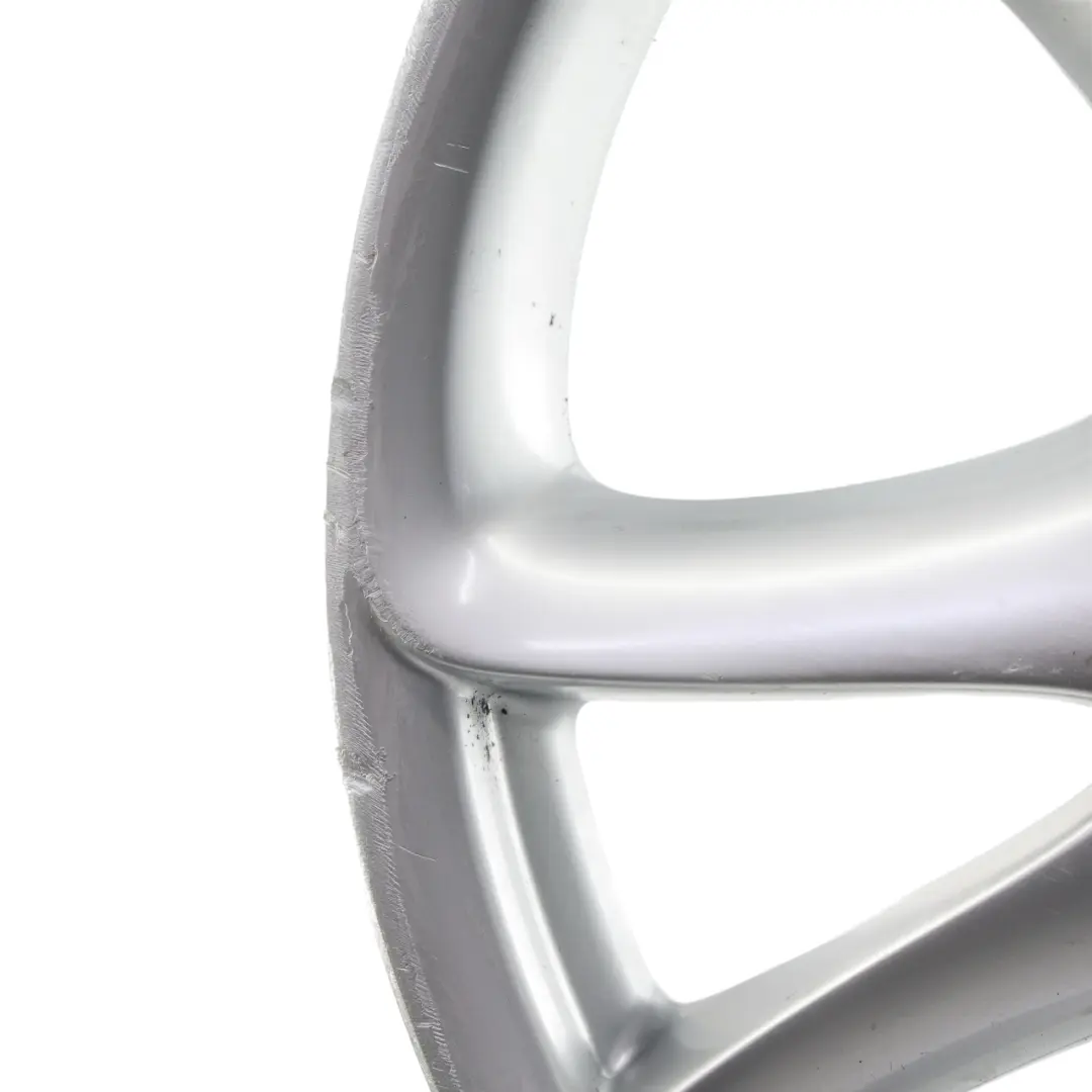 Felga Aluminiowa Srebrna 20" 9J ET:60 do Porsche Cayenne 955 9PA o numerze 7L5601025M Porsche Cayenne 955 9PA Felga Aluminiowa Srebrna 20" 9J ET:60 - SKU 7L5601025M-2 - Numer Części 7L5601025M