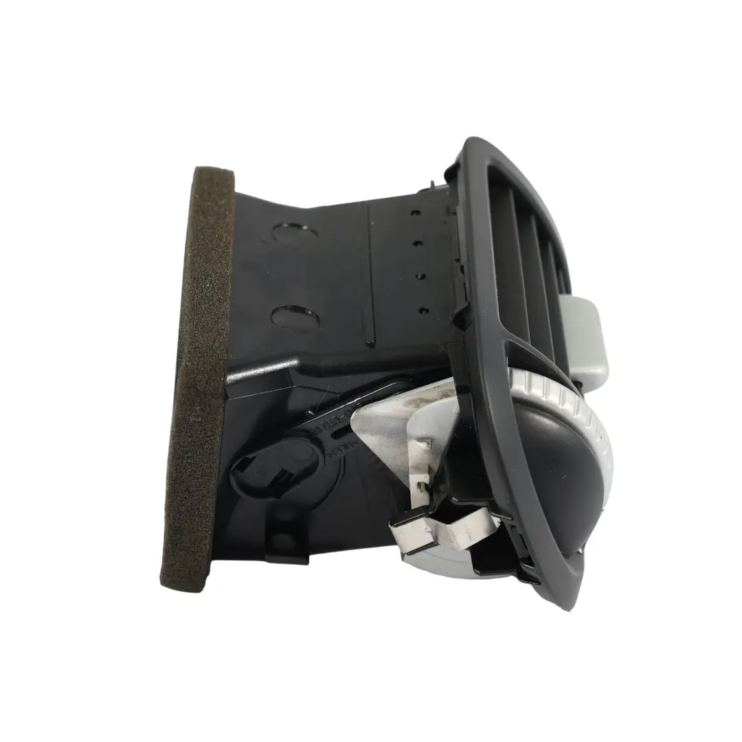 Griglia Ventilazione Cruscoto Ugello Sinistro per Porsche Cayenne 955 9PA con numero di parte 7L5819703B Porsche Cayenne 955 9PA Griglia Ventilazione Cruscoto Ugello Sinistro - SKU 7L5819703B - Numero di parte 7L5819703B