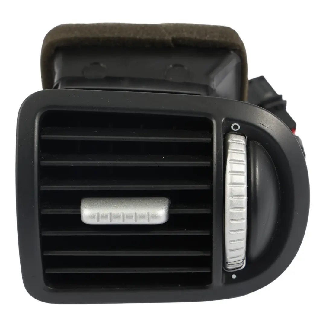 Cruscotto Griglia Ventilazione Ugello Destro per Porsche Cayenne 955 9PA con numero di parte 7L5819704B Porsche Cayenne 955 9PA Cruscotto Griglia Ventilazione Ugello Destro - SKU 7L5819704B - Numero di parte 7L5819704B