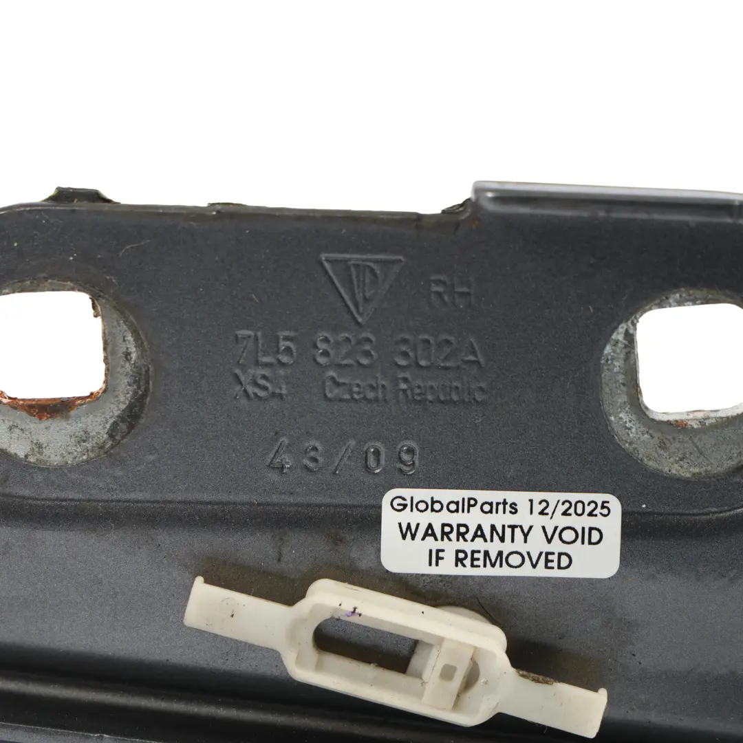 Cerniera Cofano Motore Destro Grigio Meteor Metallizzato M7W per Porsche Cayenne 92A con numero di parte 7L5823302A Porsche Cayenne 92A Cerniera Cofano Motore Destro Grigio Meteor Metallizzato M7W - SKU 7L5823302A-MET - Numero di parte 7L5823302A