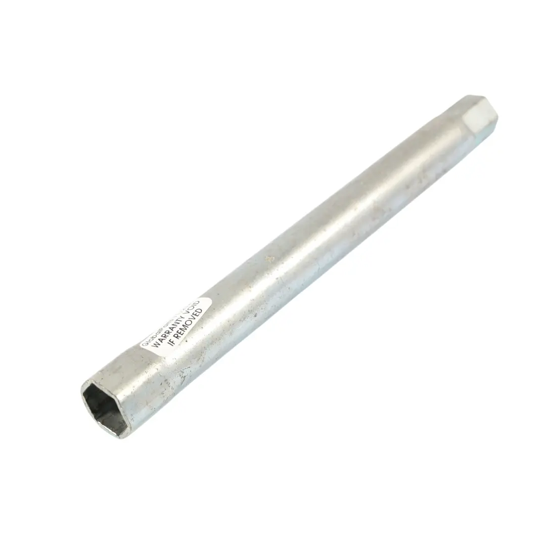 Przedłużenie Rury Podnośnika Lewarka do Volkswagen Seat Skoda Audi o numerze 7L6011045 Volkswagen Seat Skoda Audi Przedłużenie Rury Podnośnika Lewarka - SKU 7L6011045 - Numer Części 7L6011045