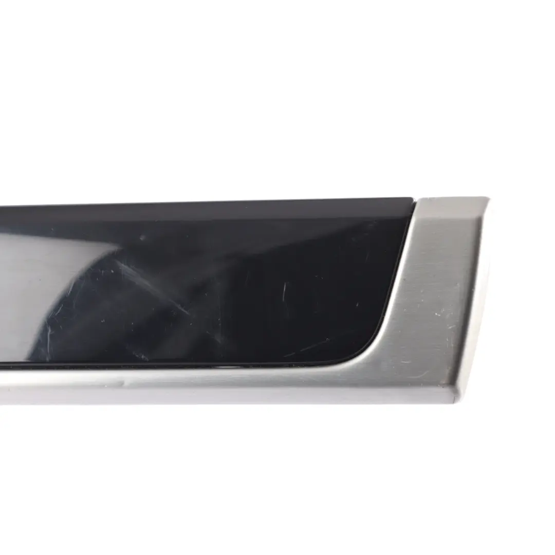 7L Tirador Puerta Interior Trasero Derecho para Volkswagen Touareg con número de pieza 7L6867460 Volkswagen Touareg 7L Tirador Puerta Interior Trasero Derecho - SKU 7L6867460 - Número de pieza 7L6867460