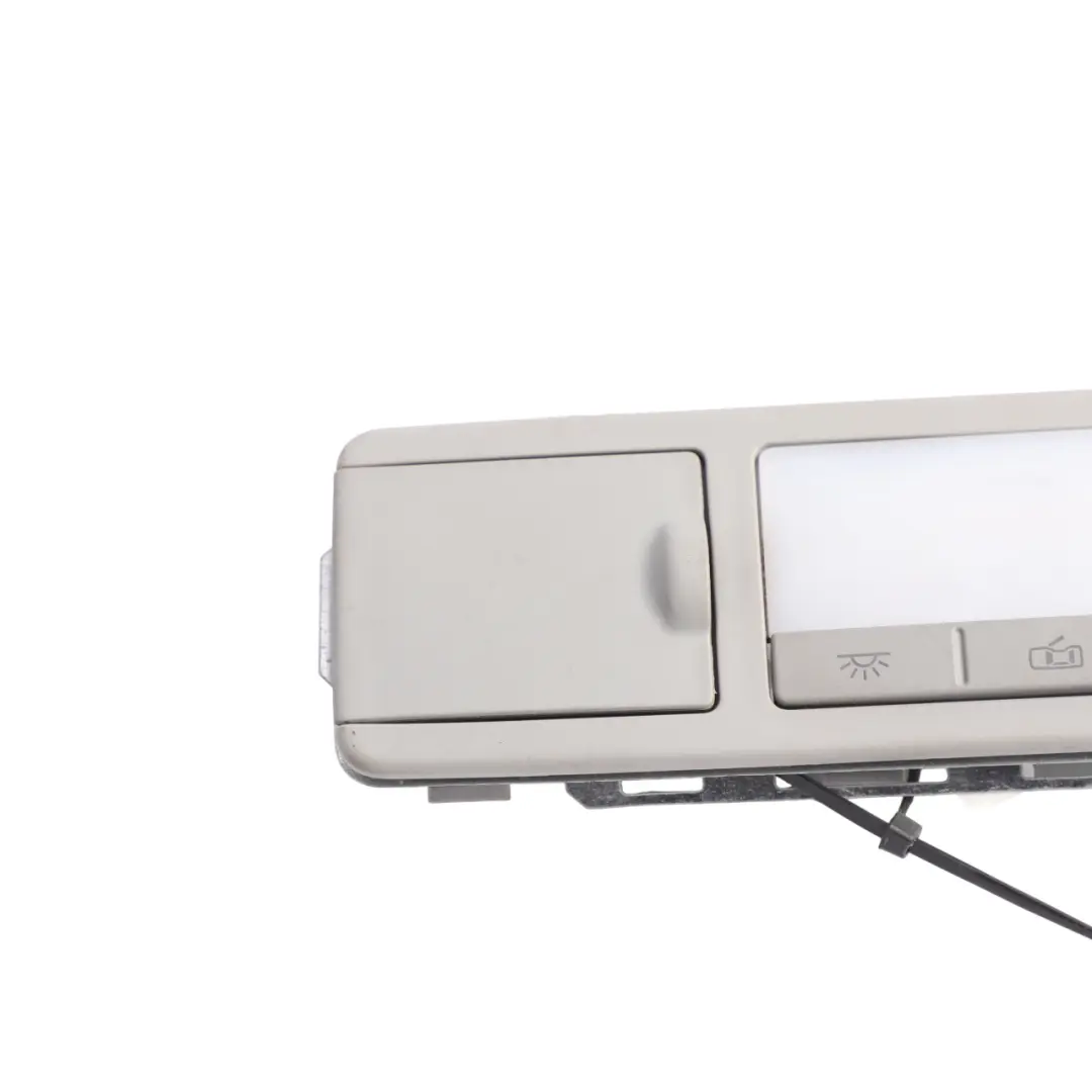 7L Hintere Dachhimmel Lampe Höflichkeit Rechts für VW Volkswagen Touareg mit Teilenummer 7L6947292B VW Volkswagen Touareg 7L Hintere Dachhimmel Lampe Höflichkeit Rechts - SKU 7L6947292B - Teilenummer 7L6947292B