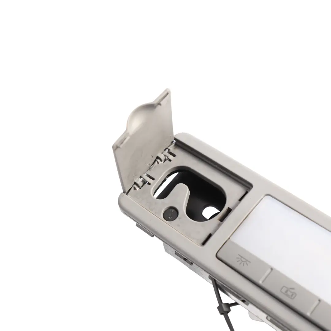 Volkswagen Touareg 7L Lampada Cortesia Padiglione Posteriore Destra - SKU 7L6947292B - Numero di parte 7L6947292B