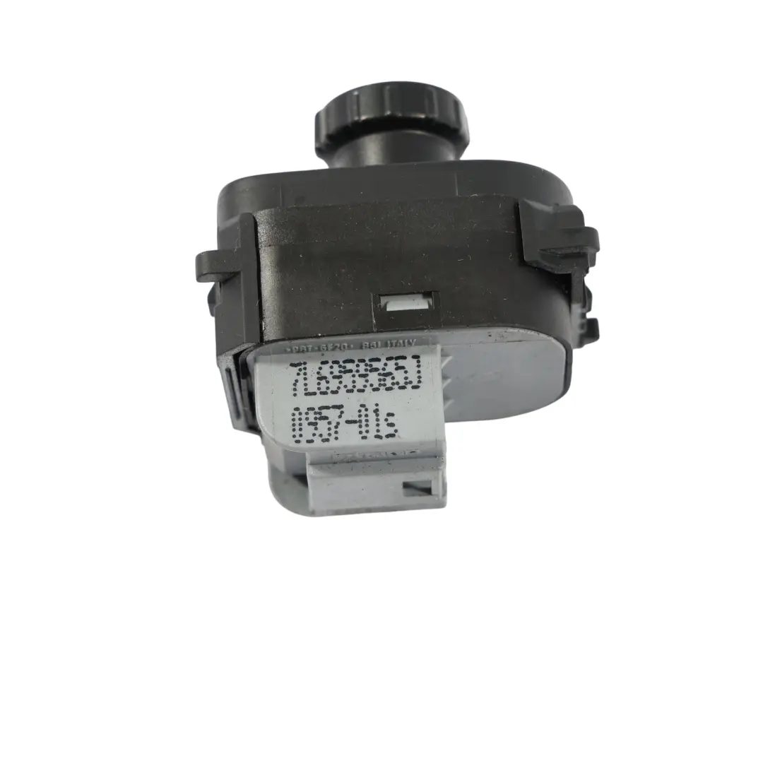 7L Perilla Reguladora Interruptor Retrovisor para Volkswagen Touareg con número de pieza 7L6959565J Volkswagen Touareg 7L Perilla Reguladora Interruptor Retrovisor - SKU 7L6959565J - Número de pieza 7L6959565J