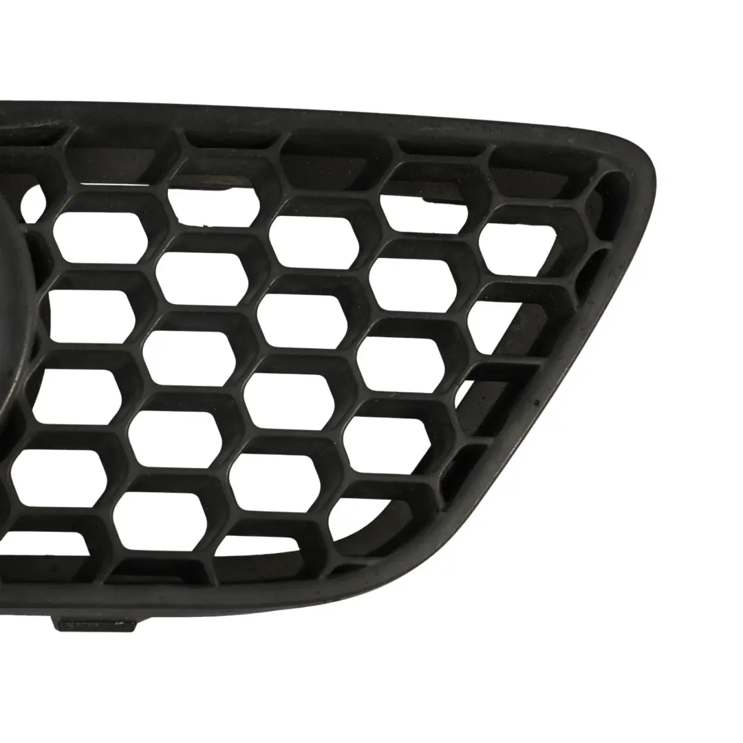 7L Cache Grille Chocs Avant Gauche Côté Conducteur pour VW Touareg à propos du numéro de pièce 7L9853664A VW Touareg 7L Cache Grille Chocs Avant Gauche Côté Conducteur - SKU 7L9853664A - Numéro de pièce 7L9853664A