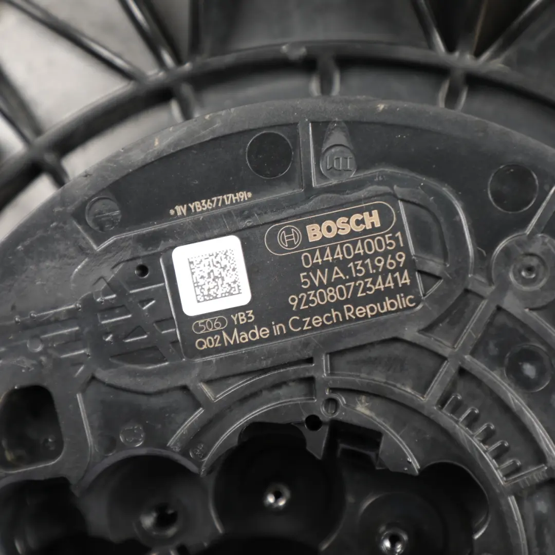 AdBlue Tank Reservoir to Volkswagen Transporter T5 T6 2.0 TDI with Part number 7LA131877E Volkswagen Transporter T5 T6 2.0 TDI AdBlue Tank Reservoir - SKU 7LA131877E - Part number 7LA131877E