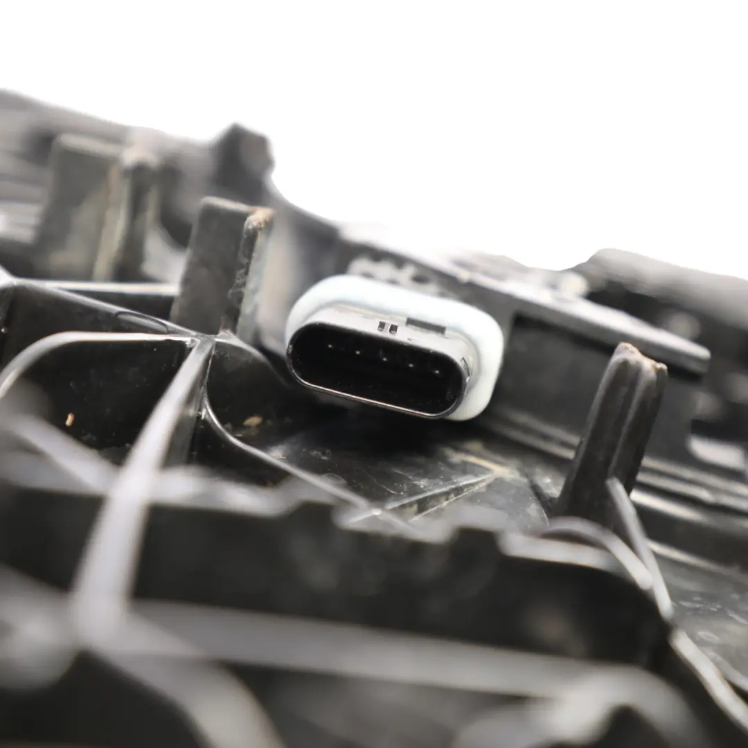 AdBlue Tank Reservoir to Volkswagen Transporter T5 T6 2.0 TDI with Part number 7LA131877E Volkswagen Transporter T5 T6 2.0 TDI AdBlue Tank Reservoir - SKU 7LA131877E - Part number 7LA131877E