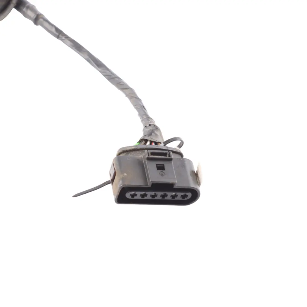 Tail Lamp Cable Rear Right O/S Plug Socket Connector to VW Transporter T6 with Part number 7LA945096M VW Transporter T6 Tail Lamp Cable Rear Right O/S Plug Socket Connector - SKU 7LA945096M-2 - Part number 7LA945096M