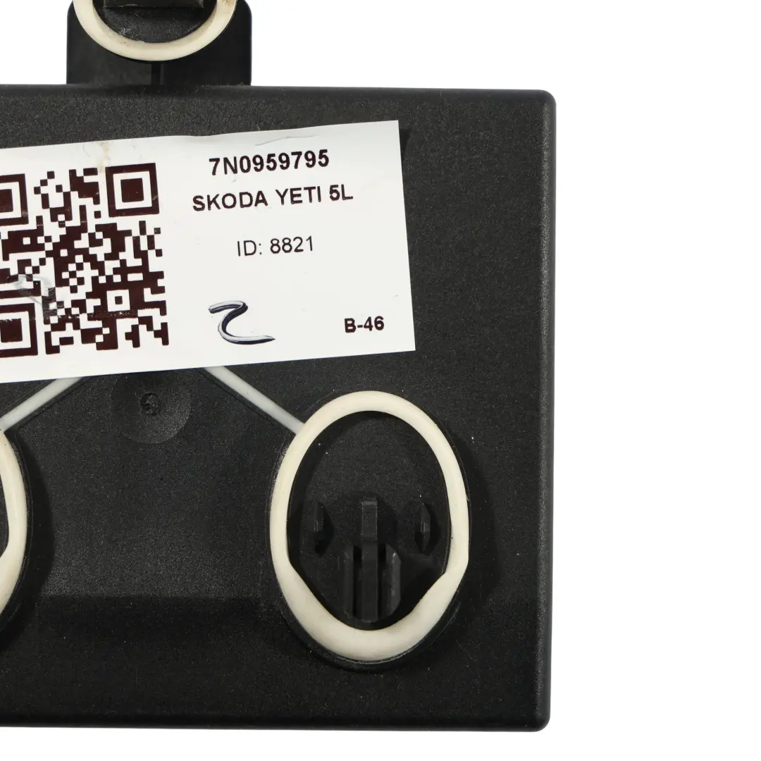 Door Control Unit Module ECU Rear Left N/S to Skoda Yeti 5L with Part number 7N0959795 Skoda Yeti 5L Door Control Unit Module ECU Rear Left N/S - SKU 7N0959795 - Part number 7N0959795