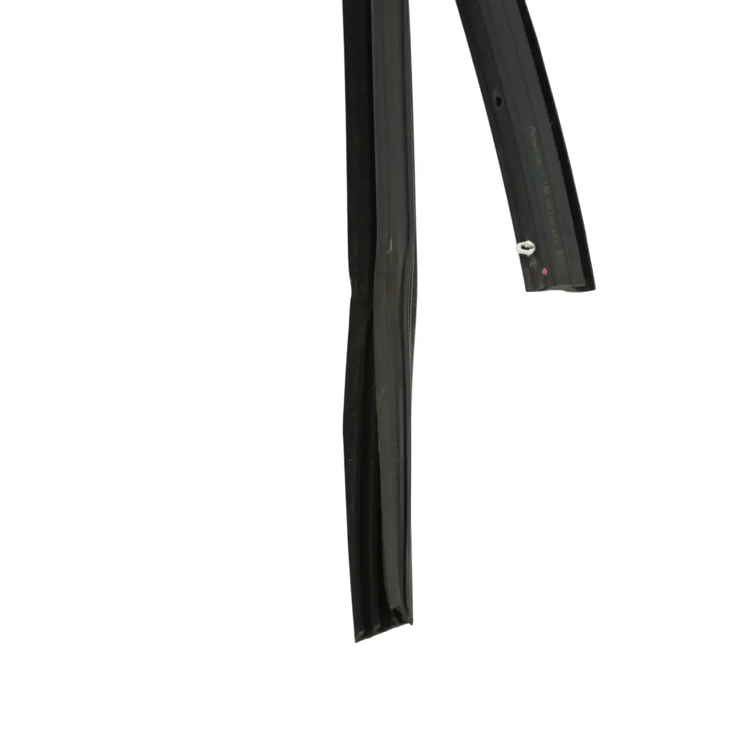 7P Telaio Guida Finestrino Posteriore Sinistro per VW Volkswagen Touareg con numero di parte 7P0839431J VW Volkswagen Touareg 7P Telaio Guida Finestrino Posteriore Sinistro - SKU 7P0839431J - Numero di parte 7P0839431J