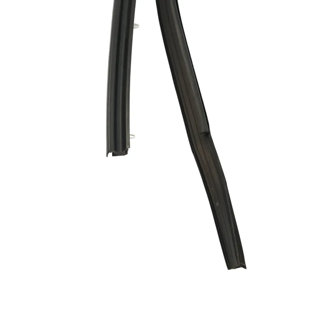 7P Marco Guía Ventana Puerta Trasera Izquierda para VW Volkswagen Touareg con número de pieza 7P0839431J VW Volkswagen Touareg 7P Marco Guía Ventana Puerta Trasera Izquierda - SKU 7P0839431J - Número de pieza 7P0839431J