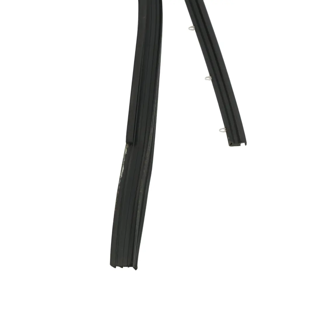 7P Telaio Guida Finestrino Posteriore Destro per VW Volkswagen Touareg con numero di parte 7P0839432L VW Volkswagen Touareg 7P Telaio Guida Finestrino Posteriore Destro - SKU 7P0839432L - Numero di parte 7P0839432L