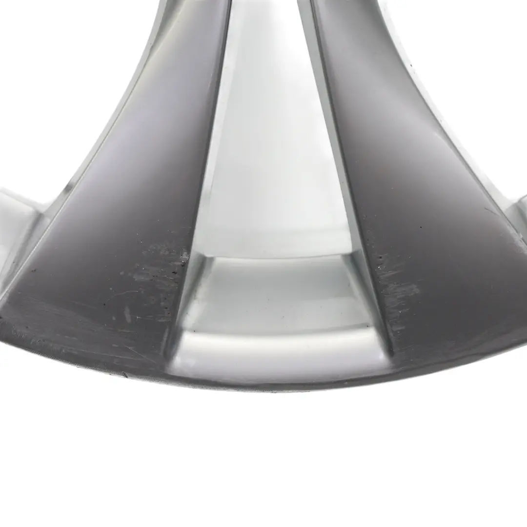 Srebrna Tylna Felga Aluminiowa 20" M 227 ET:35 11J do BMW X5 E70 o numerze 8037350 BMW X5 E70 Srebrna Tylna Felga Aluminiowa 20" M 227 ET:35 11J - SKU 8037350-1 - Numer Części 8037350