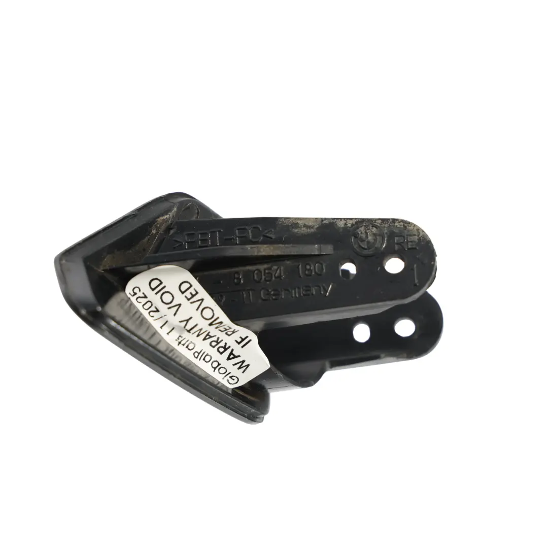 Paraurti Anteriore Ugello Jet Cap Destro Nero Zaffiro Metallizzato 475 per BMW F31 con numero di parte 8067970 BMW F31 Paraurti Anteriore Ugello Jet Cap Destro Nero Zaffiro Metallizzato 475 - SKU 8067970-BS - Numero di parte 8067970