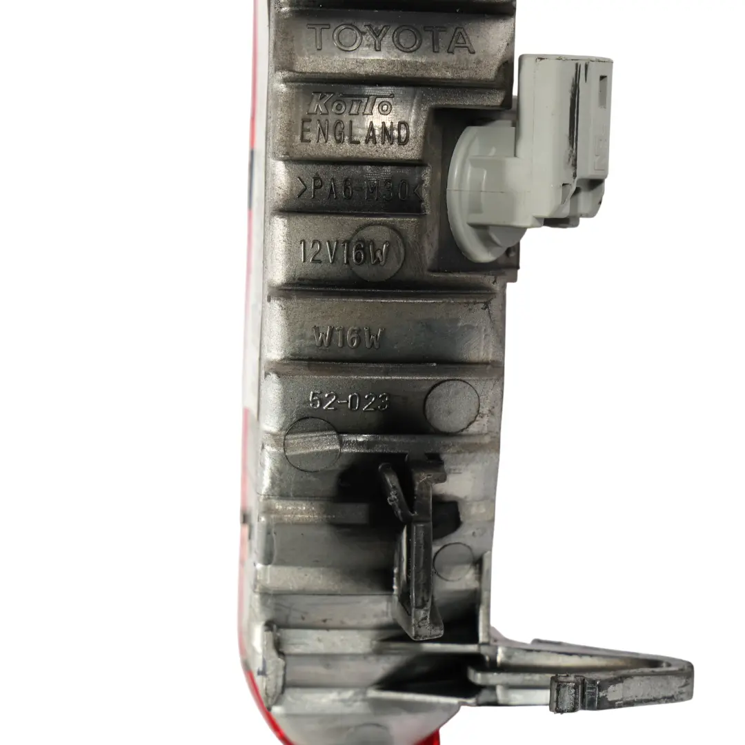 XP10 Terza Luce Freno Centrale Posteriore per Toyota Yaris con numero di parte 815700D011 Toyota Yaris XP10 Terza Luce Freno Centrale Posteriore - SKU 815700D011 - Numero di parte 815700D011