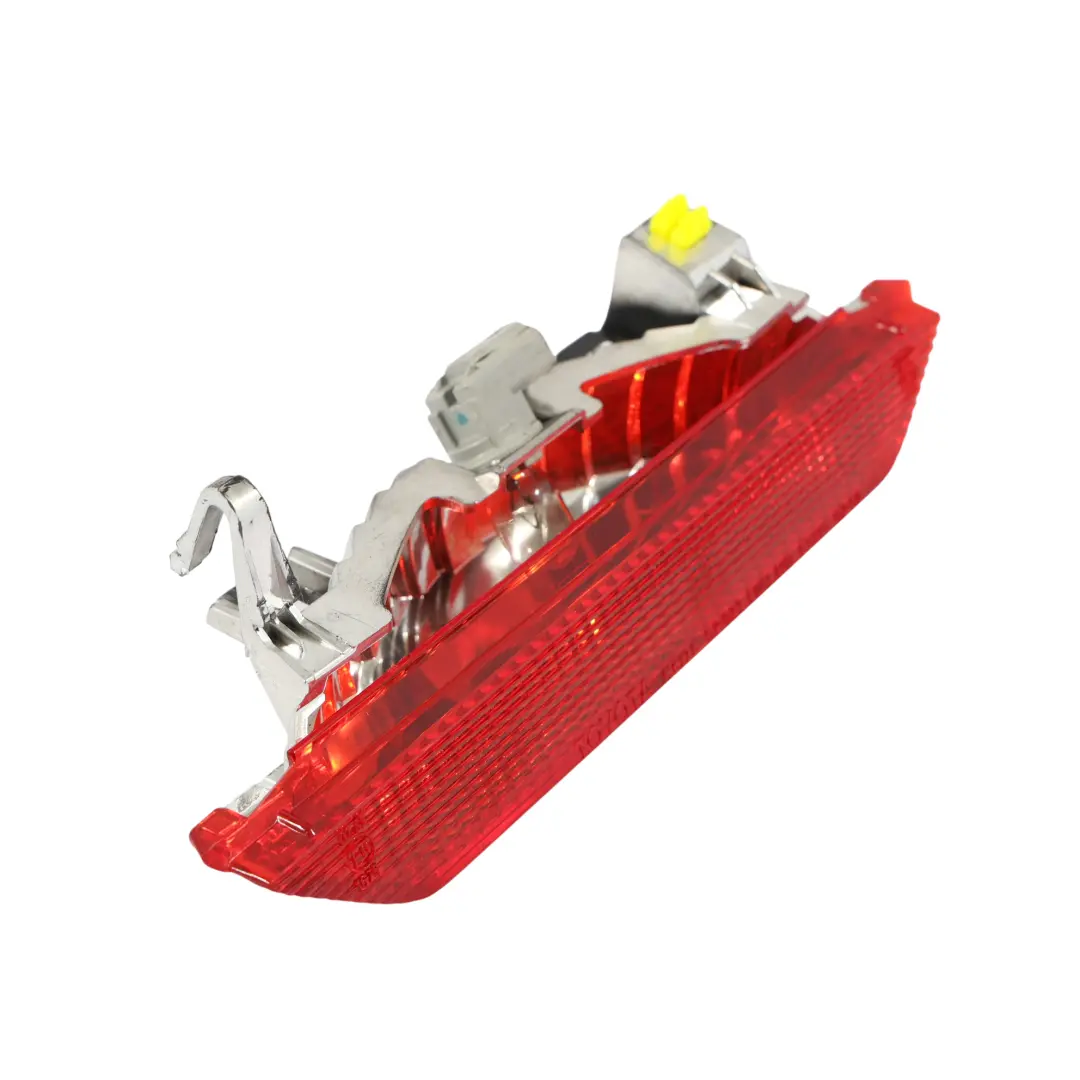 XP10 Terza Luce Freno Centrale Posteriore per Toyota Yaris con numero di parte 815700D011 Toyota Yaris XP10 Terza Luce Freno Centrale Posteriore - SKU 815700D011 - Numero di parte 815700D011