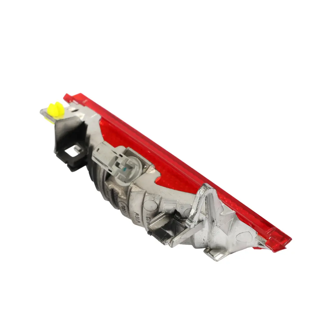 Toyota Yaris XP10 Terza Luce Freno Centrale Posteriore - SKU 815700D011 - Numero di parte 815700D011