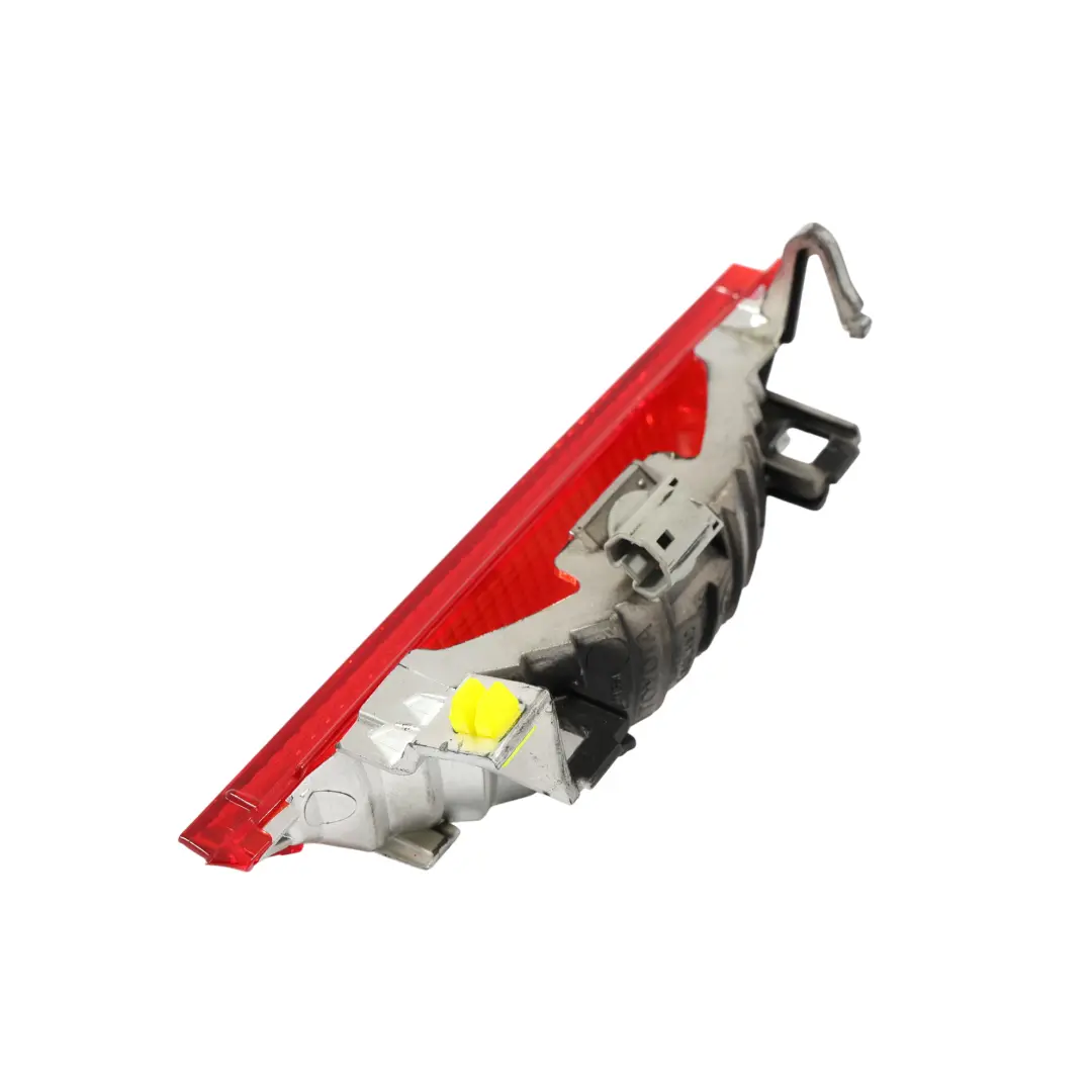 Toyota Yaris XP10 Terza Luce Freno Centrale Posteriore - SKU 815700D011 - Numero di parte 815700D011