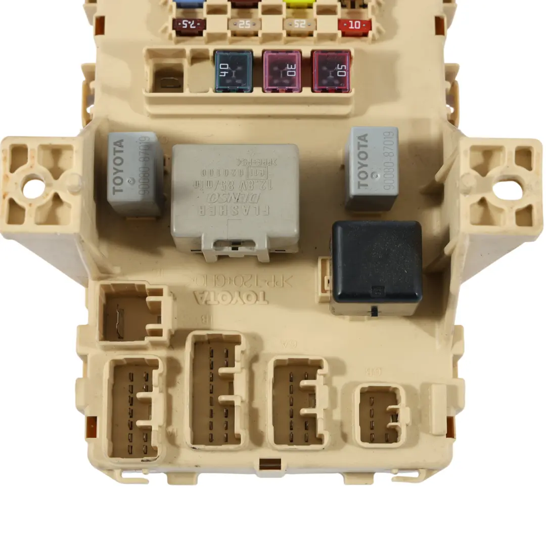 Mk1 Fuse Relay Box Control Unit Module to Toyota Yaris with Part number 827300D040 Toyota Yaris Mk1 Fuse Relay Box Control Unit Module - SKU 827300D040 - Part number 827300D040