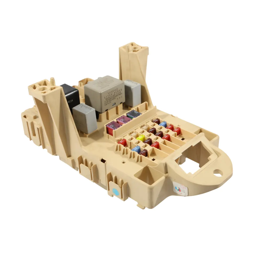 Toyota Yaris Mk1 Skrzynka Bezpieczników - SKU 827300D040 - Numer Części 827300D040