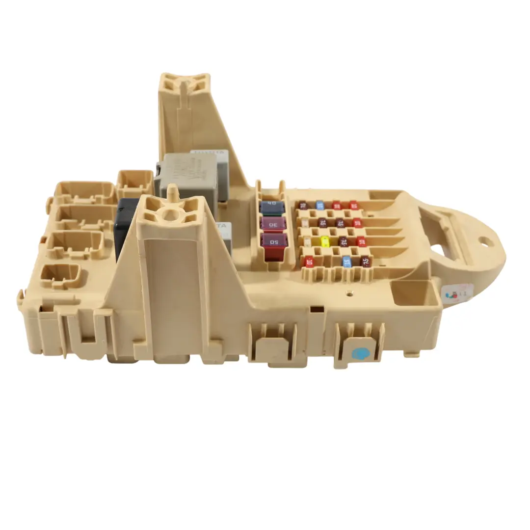 Mk1 Caja De Relés De Fusibles Módulo Unidad De Control para Toyota Yaris con número de pieza 827300D040 Toyota Yaris Mk1 Caja De Relés De Fusibles Módulo Unidad De Control - SKU 827300D040 - Número de pieza 827300D040