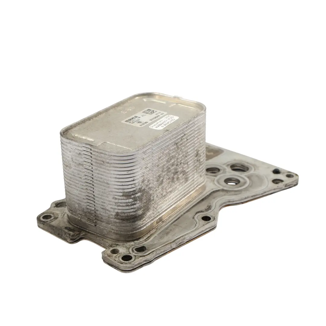 Scambiatore Di Calore Olio Motore N57N per BMW F06 F10 F15 F25 F30 F33 F36 con numero di parte 8510855 BMW F06 F10 F15 F25 F30 F33 F36 Scambiatore Di Calore Olio Motore N57N - SKU 8510855 - Numero di parte 8510855