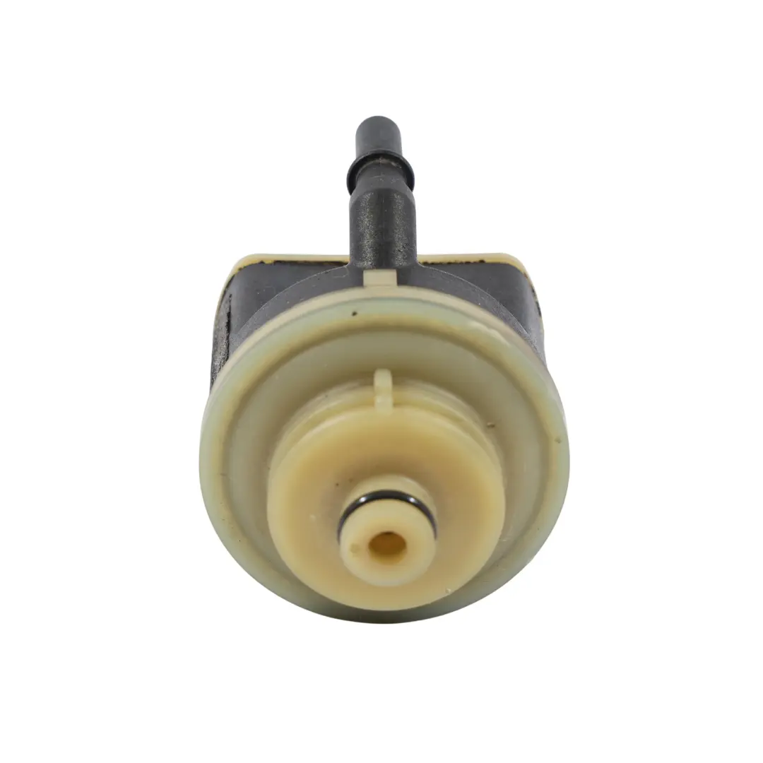 Pompa Riscaldatore Carburante Diesel per BMW F20 F21 F22 F30 F31 F32 con numero di parte 8572529 BMW F20 F21 F22 F30 F31 F32 Pompa Riscaldatore Carburante Diesel - SKU 8572529 - Numero di parte 8572529