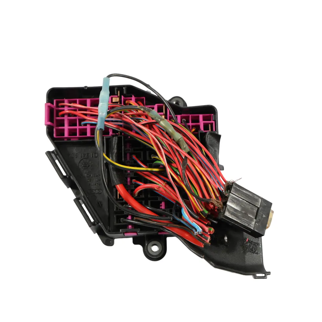 Fuse Box Control Unit Module to Volkswagen Passat B5 Audi A8 D3 A4 B6 with Part number 8D1941824 Volkswagen Passat B5 Audi A8 D3 A4 B6 Fuse Box Control Unit Module - SKU 8D1941824 - Part number 8D1941824