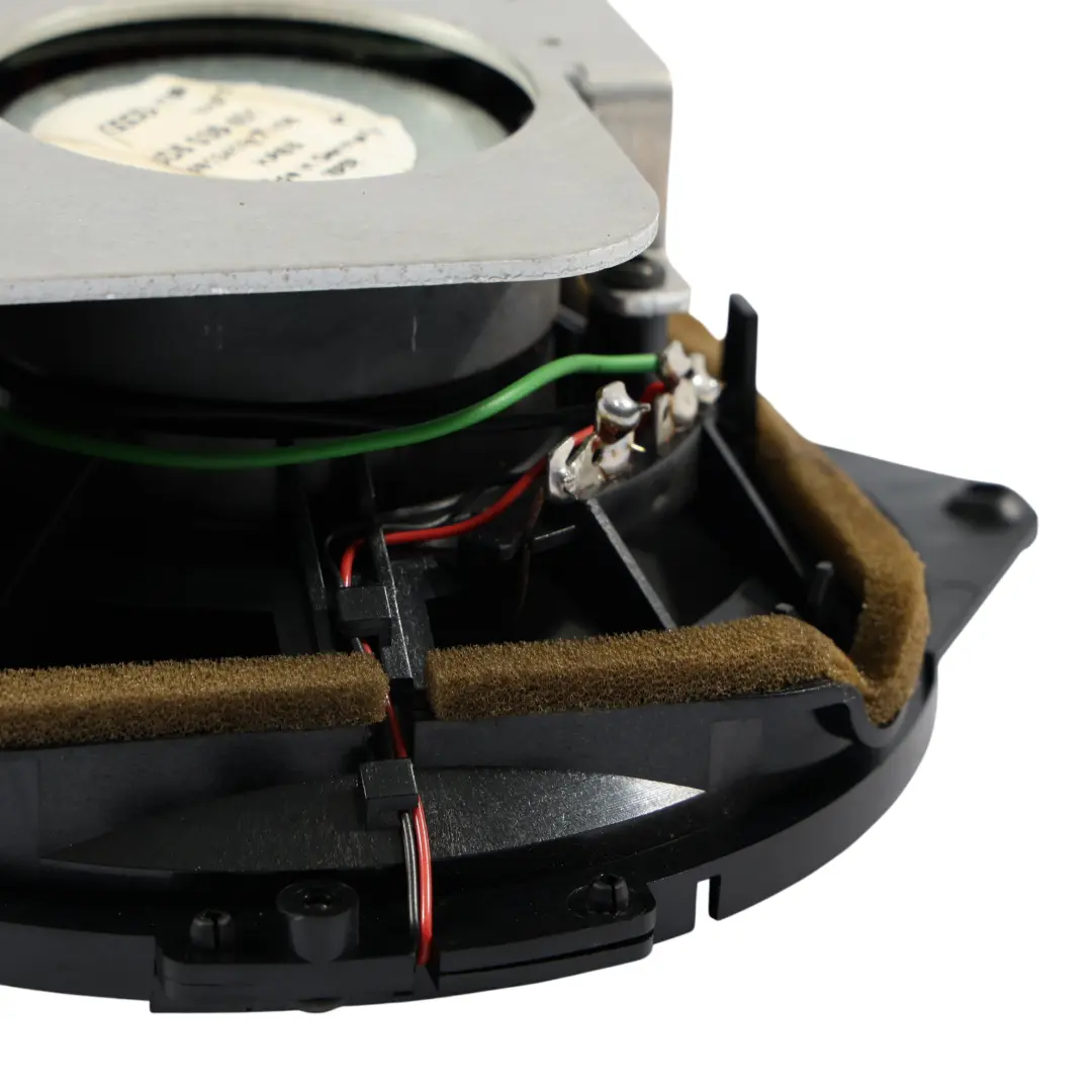 8N Rear Quarter Panel Speaker Right O/S to Audi TT with Part number 8D5035401 Audi TT 8N Rear Quarter Panel Speaker Right O/S - SKU 8D5035401 - Part number 8D5035401