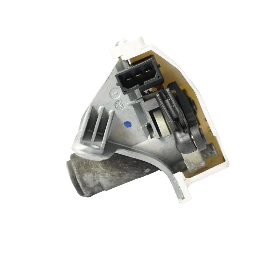 Audi A3 8L A4 B5 Mécanisme Verrouillage Coffre Et Hayon Arrière - SKU 8D9827573A - Numéro de pièce 8D9827573A