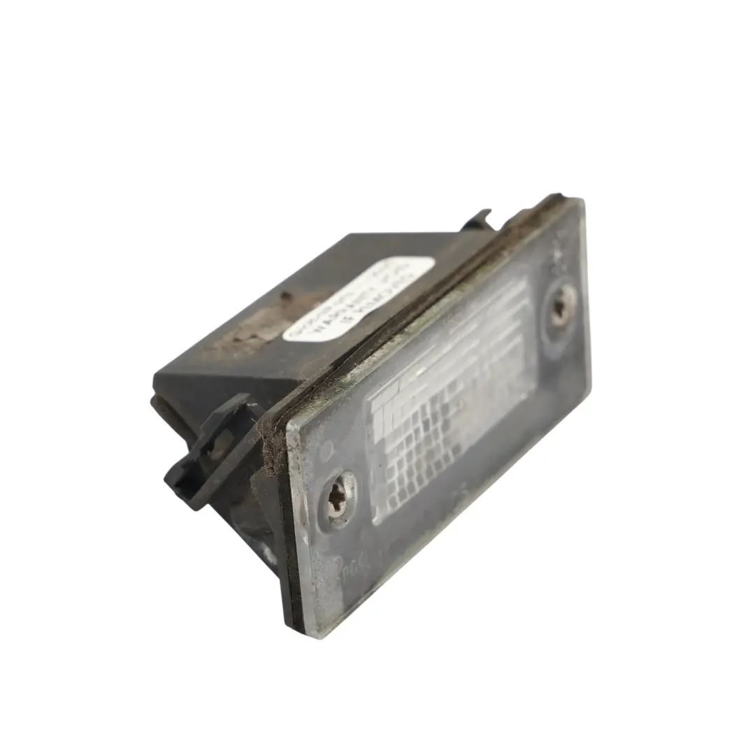 Audi A3 8L A4 B5 Éclairage De Plaque D'Immatriculation Arrière - SKU 8D9943021F - Numéro de pièce 8D9943021F