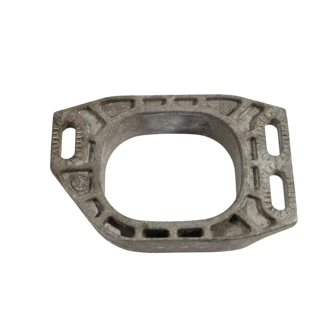 Wspornik Mocowani Silnika do Audi A4 B7 2.0 TFSI o numerze 8E0199335J Audi A4 B7 2.0 TFSI Wspornik Mocowani Silnika - SKU 8E0199335J - Numer Części 8E0199335J