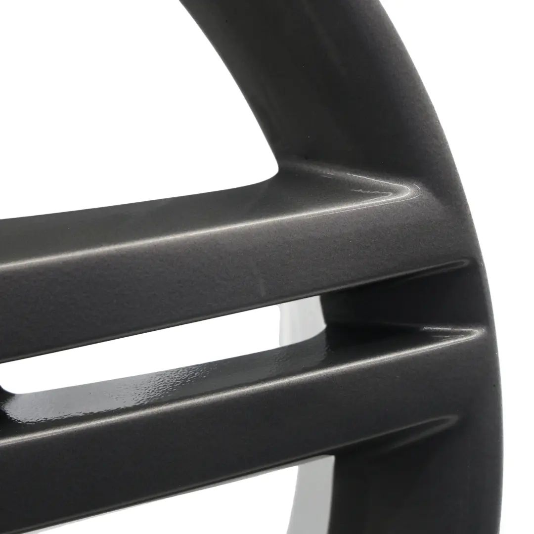 Felga Aluminiowa Srebrna 17" ET:45 7,5J do Audi A4 B7 o numerze 8E0601025AS Audi A4 B7 Felga Aluminiowa Srebrna 17" ET:45 7,5J - SKU 8E0601025AS-1 - Numer Części 8E0601025AS