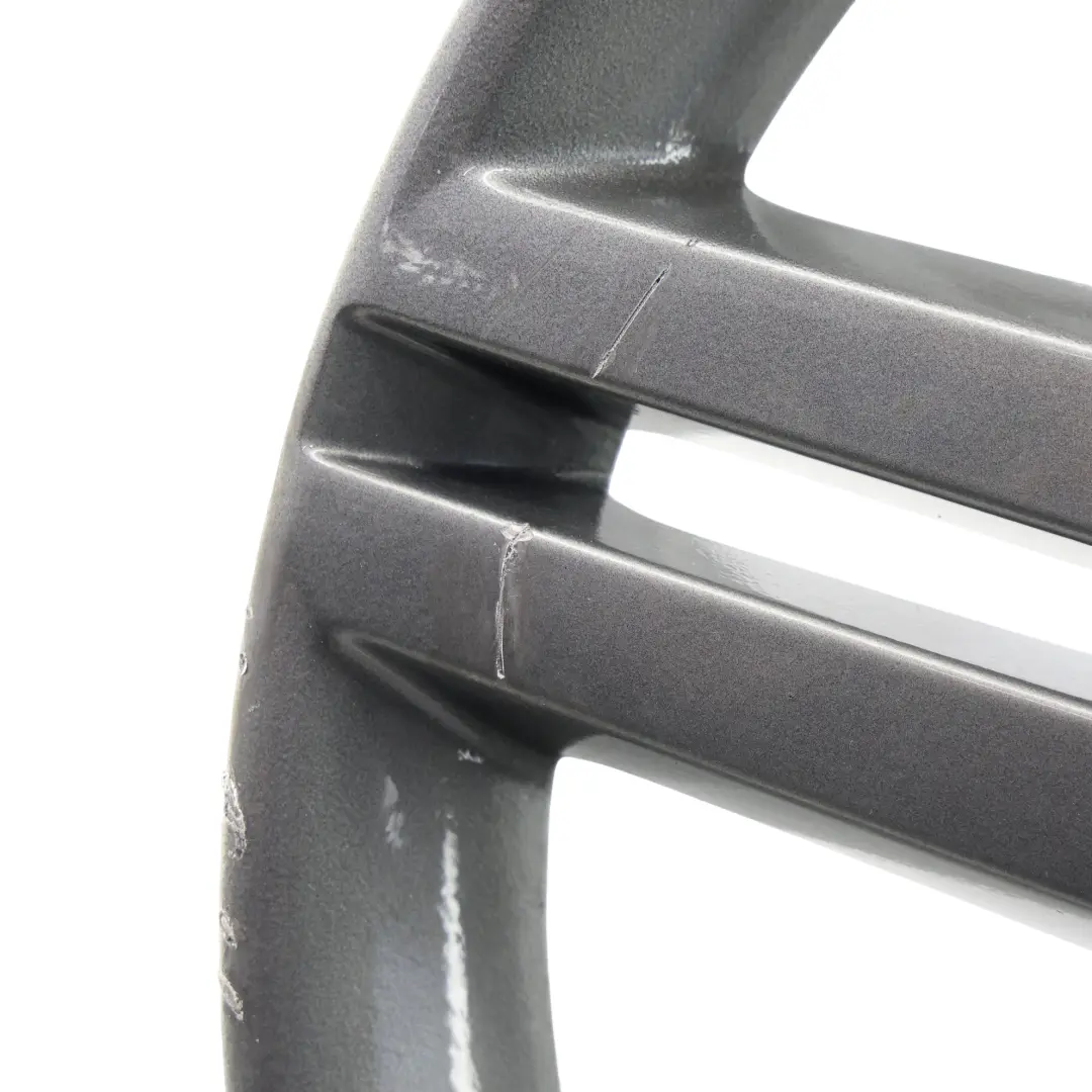 Felga Aluminiowa Srebrna 17" ET:45 7,5J do Audi A4 B7 o numerze 8E0601025AS Audi A4 B7 Felga Aluminiowa Srebrna 17" ET:45 7,5J - SKU 8E0601025AS-2 - Numer Części 8E0601025AS