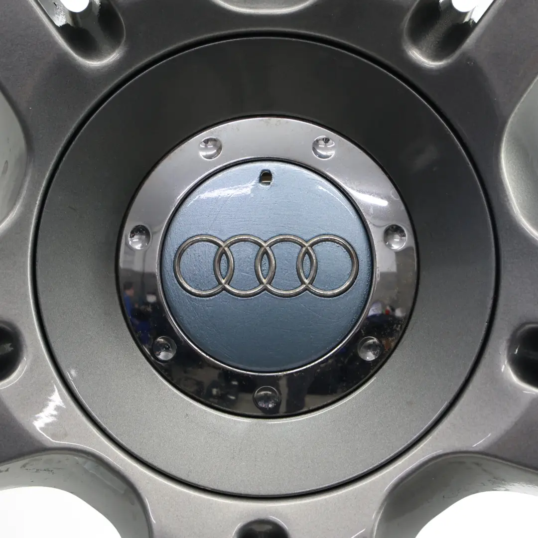 Cerchio In Lega 17" ET:45 7,5J Argento per Audi A4 B7 con numero di parte 8E0601025AS Audi A4 B7 Cerchio In Lega 17" ET:45 7,5J Argento - SKU 8E0601025AS-3 - Numero di parte 8E0601025AS