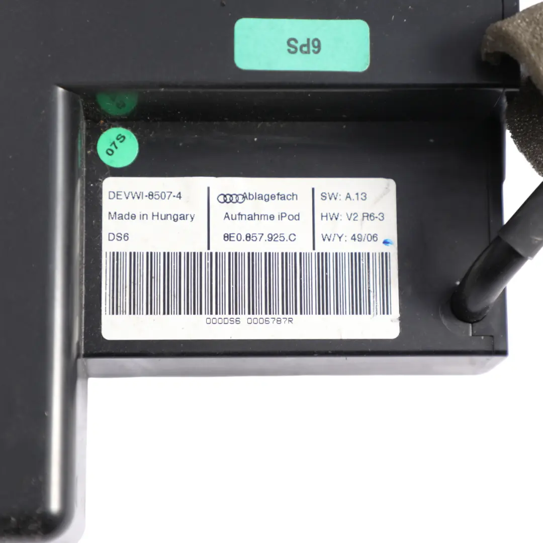Audi A3 8P A4 B7 Vano Portaoggetti Connettore Interfaccia Ipod - SKU 8E0857925C - Numero di parte 8E0857925C