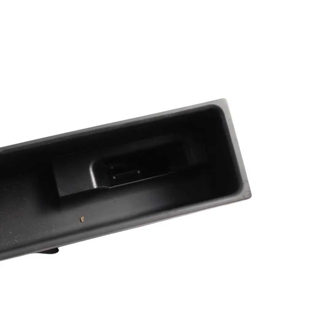 Audi A3 8P A4 B7 Vano Portaoggetti Connettore Interfaccia Ipod - SKU 8E0857925C - Numero di parte 8E0857925C