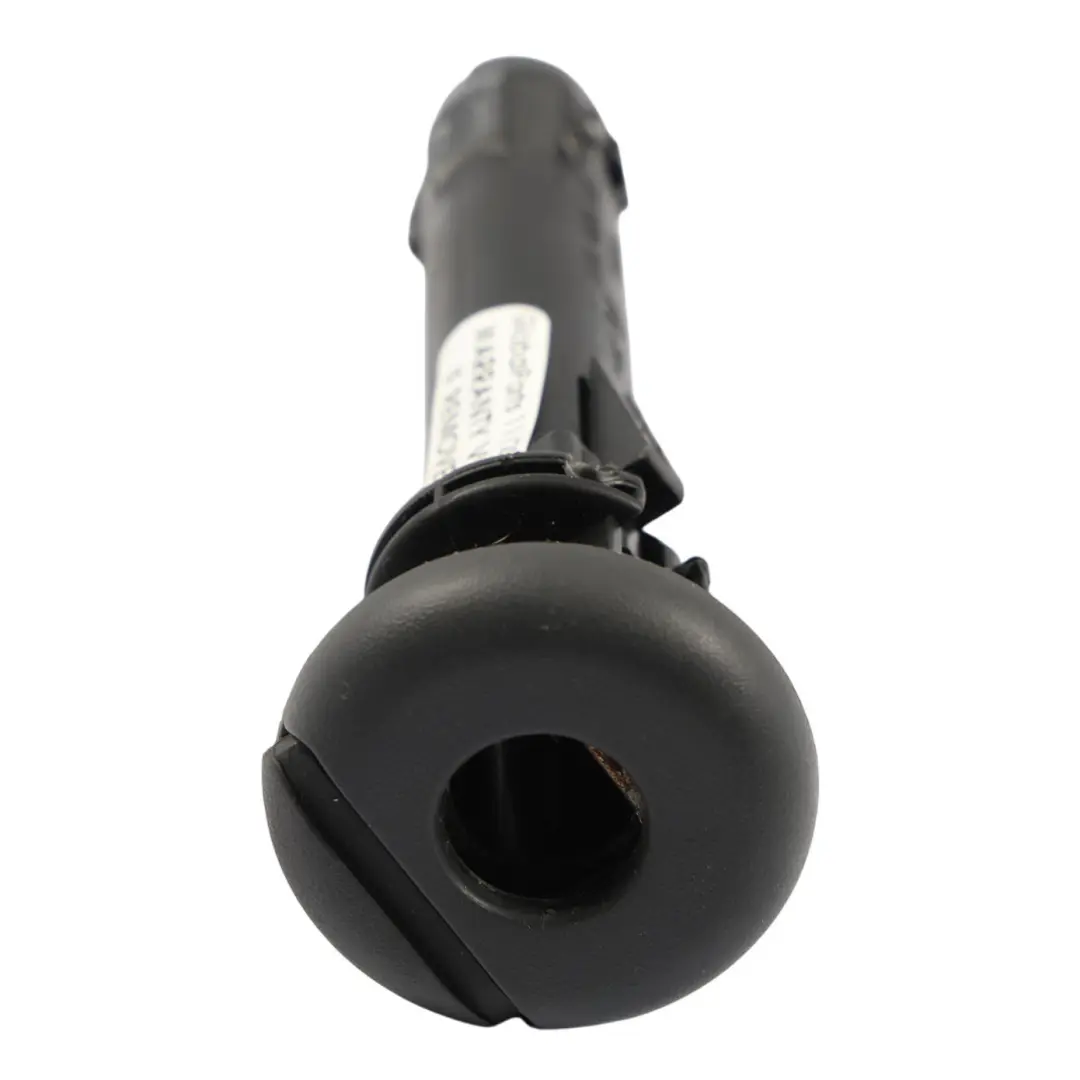 VW Touareg 7L Anteriore Destro Sedile Poggiatesta Montaggio Interno - SKU 8E0881920A - Numero di parte 8E0881920A