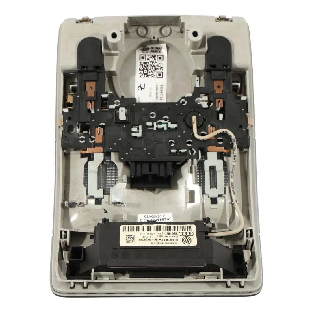 Audi A4 B7 Panel Lampka Kabiny Oświetlenie Wnętrza Czarny - SKU 8E0947135 - Numer Części 8E0947135