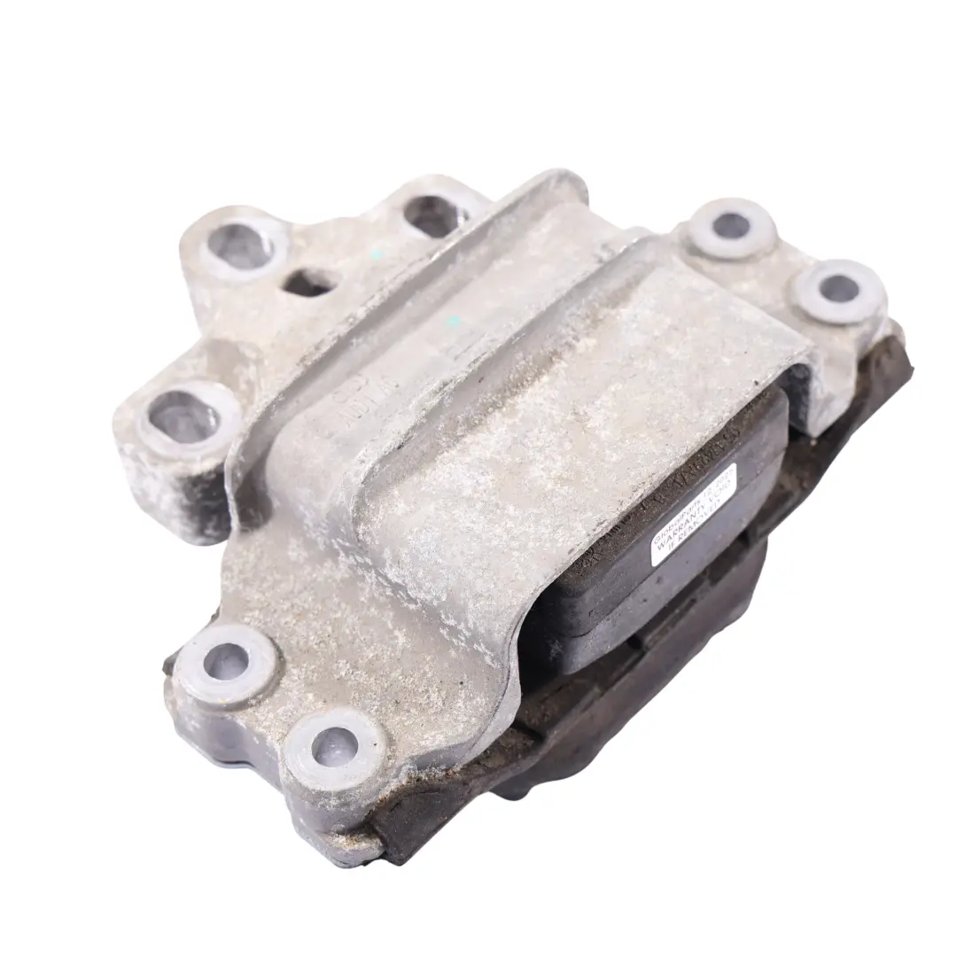 Uchwyt Mocowanie Skrzyni Biegów Benzyna Lewy do Audi Q3 8U o numerze 8J0199555K Audi Q3 8U Uchwyt Mocowanie Skrzyni Biegów Benzyna Lewy - SKU 8J0199555K-1 - Numer Części 8J0199555K