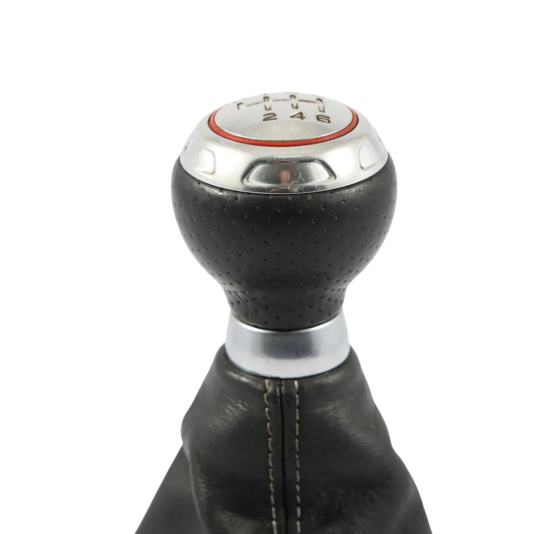 Audi TTRS 8J Couvercle Pommeau Sélecteur Manuel 6 Vitesses - SKU 8J0711113J - Numéro de pièce 8J0711113J