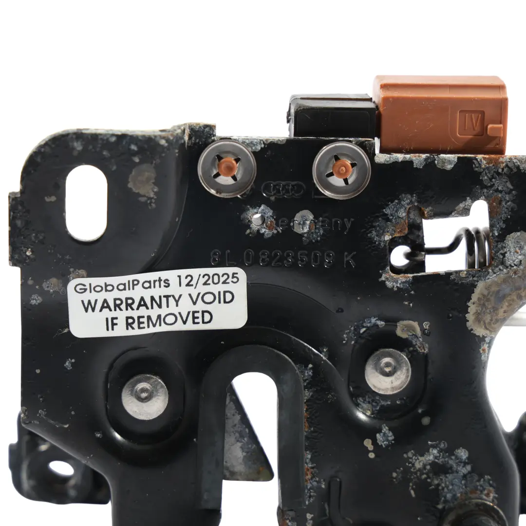 8L Zatrzask Zamek Rygiel Maski Pokrywy Silnika 8L0823509K do Audi A3 S3 o numerze 8L0823509G Audi A3 S3 8L Zatrzask Zamek Rygiel Maski Pokrywy Silnika 8L0823509K - SKU 8L0823509G - Numer Części 8L0823509G