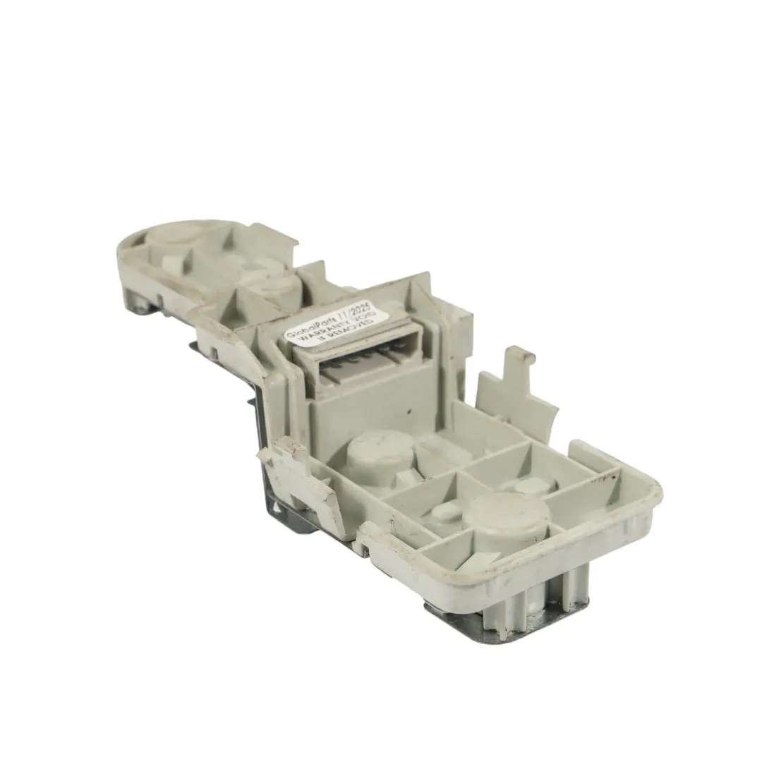 8L Douille De Feu Arrière Gauche Droite pour Audi A3 à propos du numéro de pièce 8L0945257A Audi A3 8L Douille De Feu Arrière Gauche Droite - SKU 8L0945257A - Numéro de pièce 8L0945257A