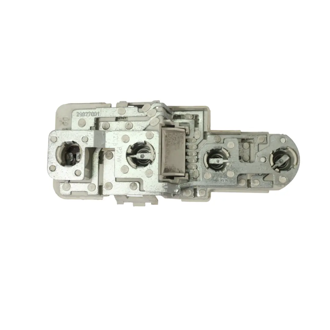 Audi A3 8L Douille De Feu Arrière Gauche Droite - SKU 8L0945257A - Numéro de pièce 8L0945257A