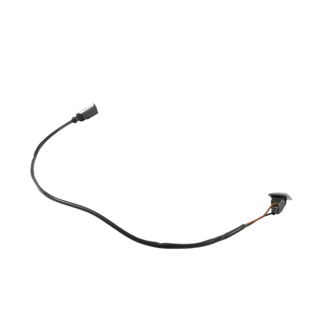 8L Dysza Spryskiwacza Przedniej Szyby Lewa Prawa Grzanie do Audi A3 o numerze 8L0955988A Audi A3 8L Dysza Spryskiwacza Przedniej Szyby Lewa Prawa Grzanie - SKU 8L0955988A - Numer Części 8L0955988A